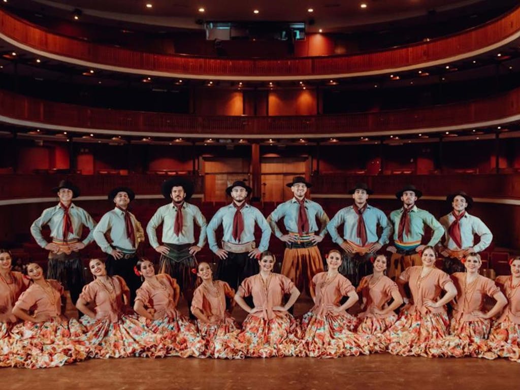 Folkart v mestu -Paragvaj, ...